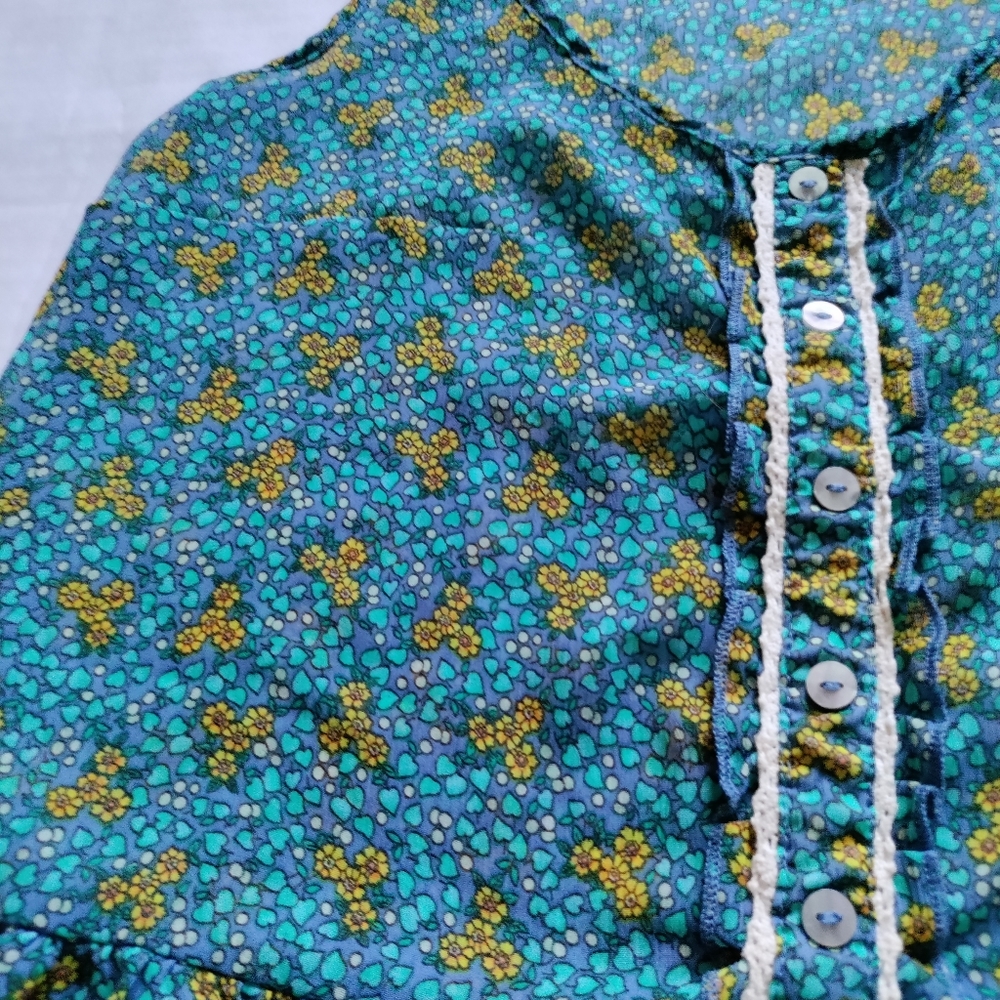 Floral Ruffled Cottage Core Blouse - Picture 6 of 7